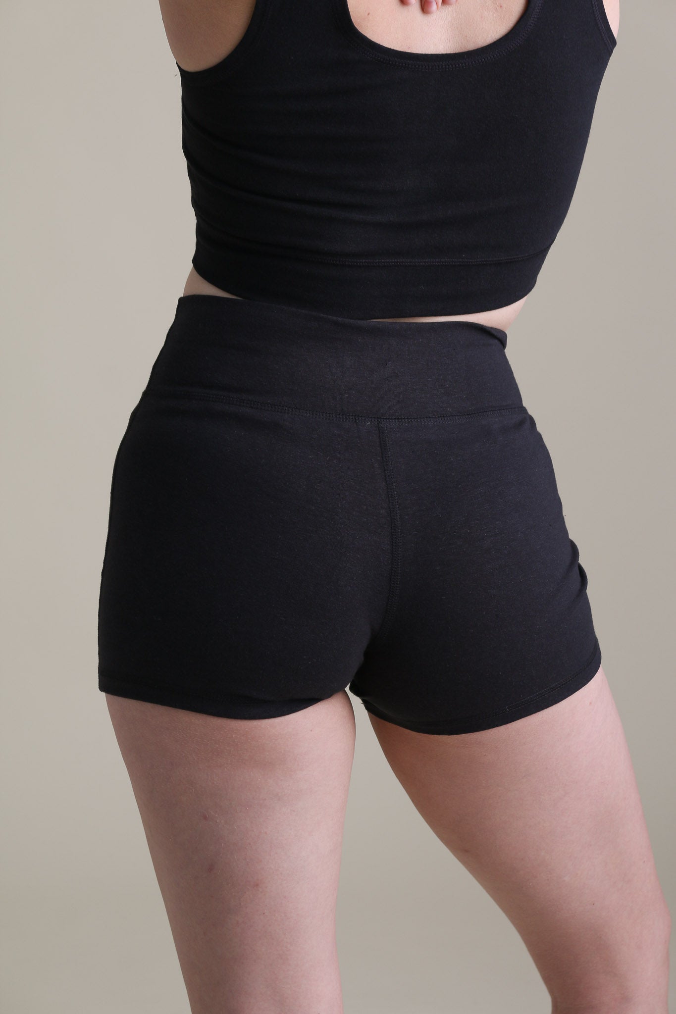Yoga Shorts in Olive