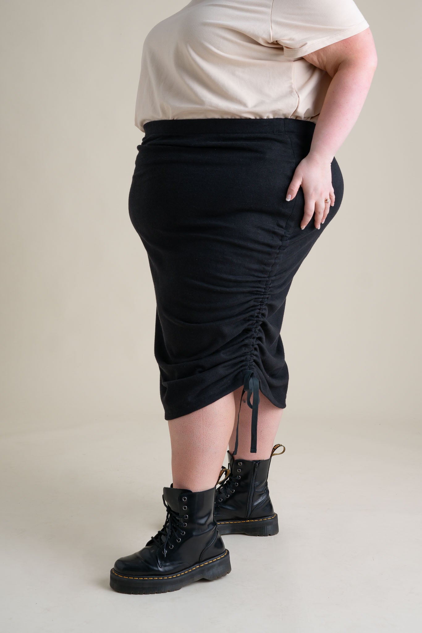 Black 2025 skirt 4x