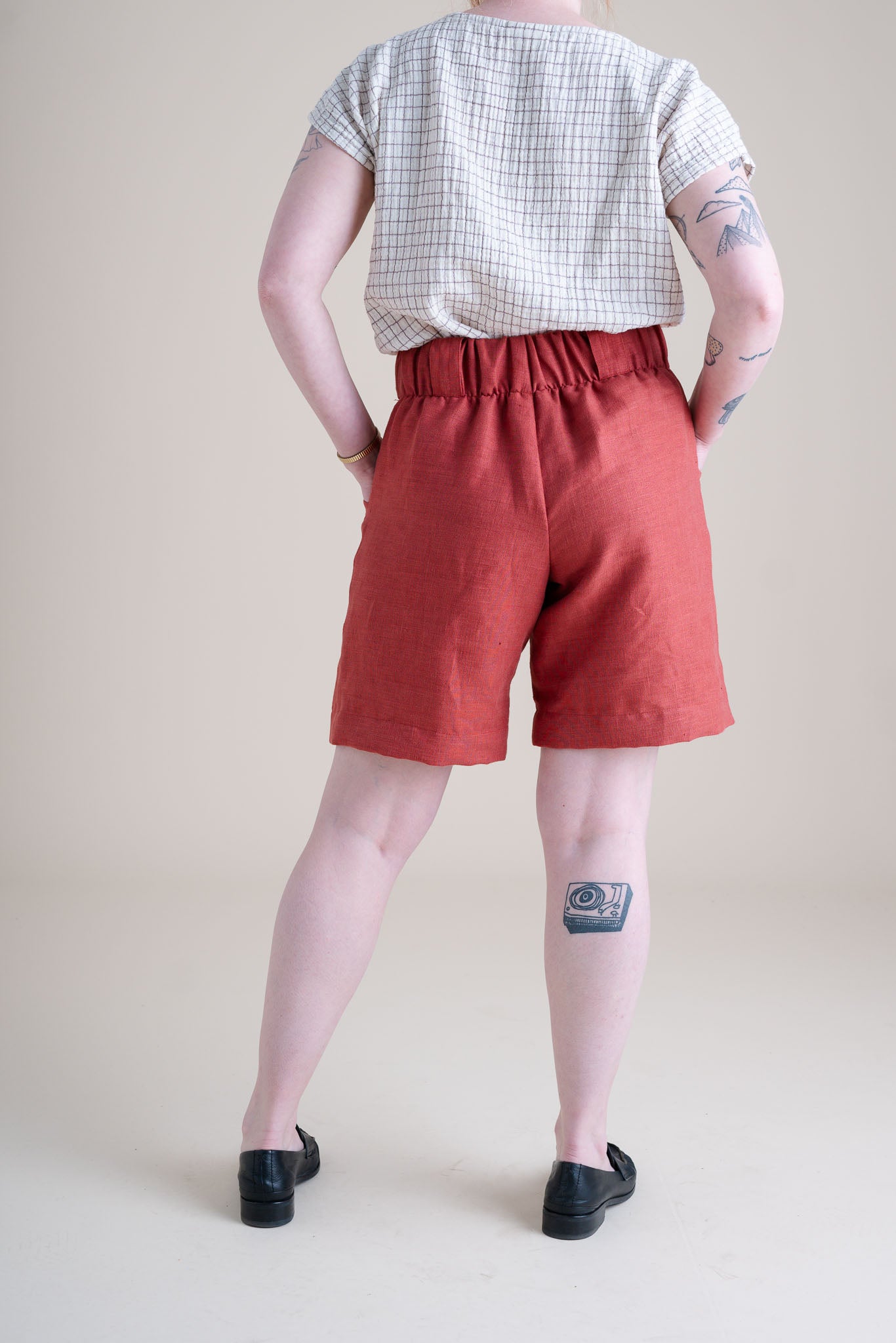 Gardenia Shorts in Paprika