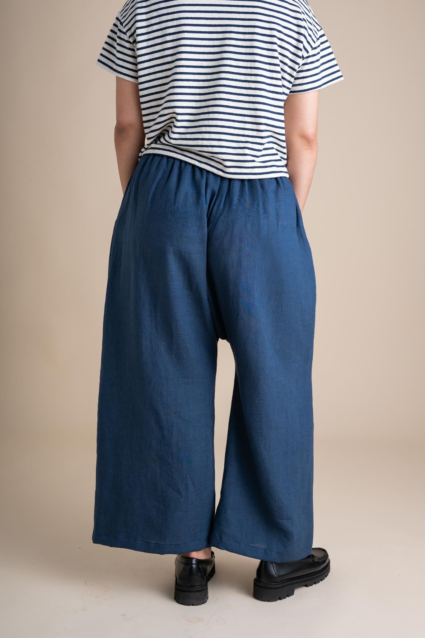 Weekend Pants in Navy